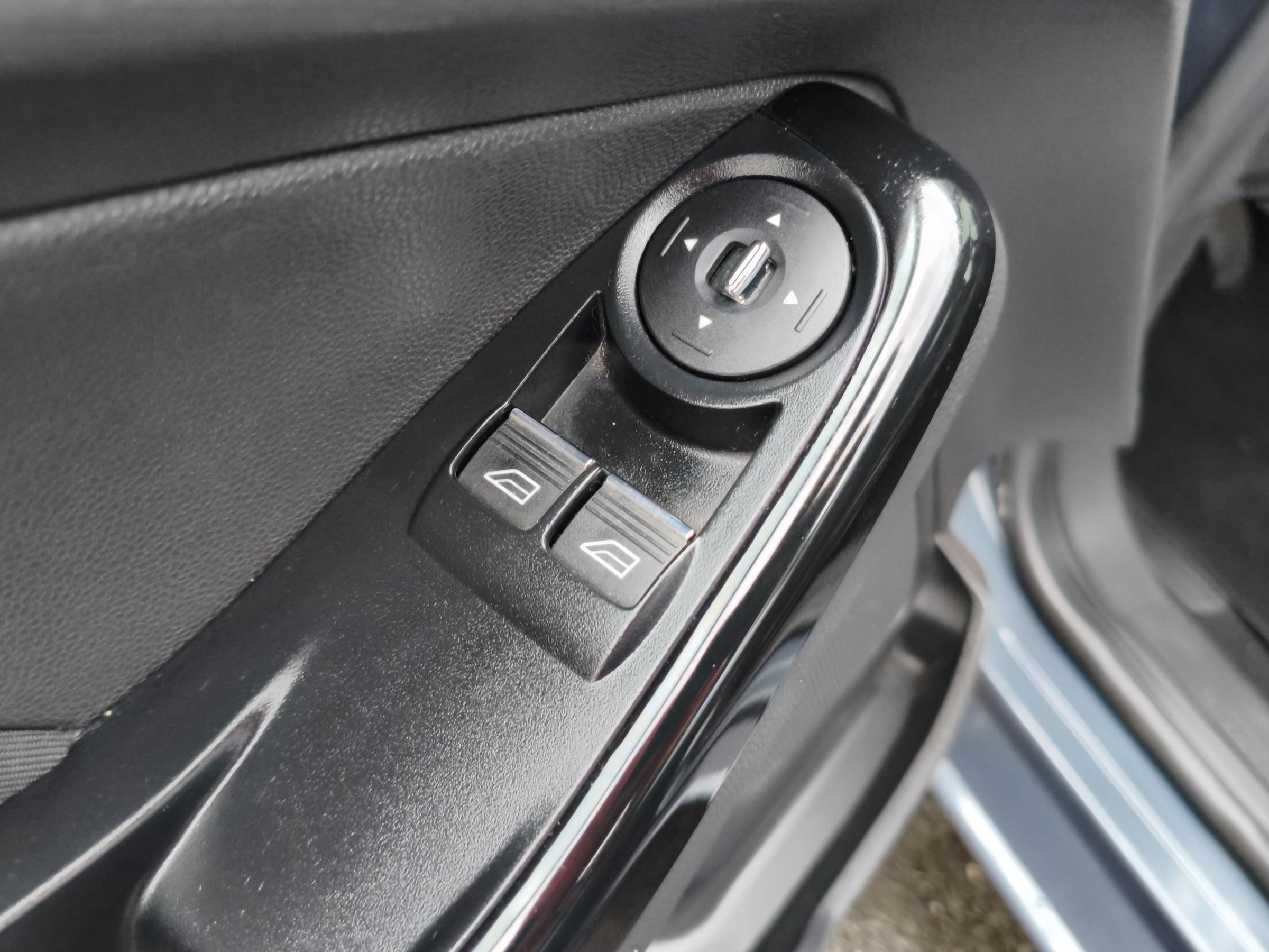 Ford Fiesta, 2014 - pohled č. 13