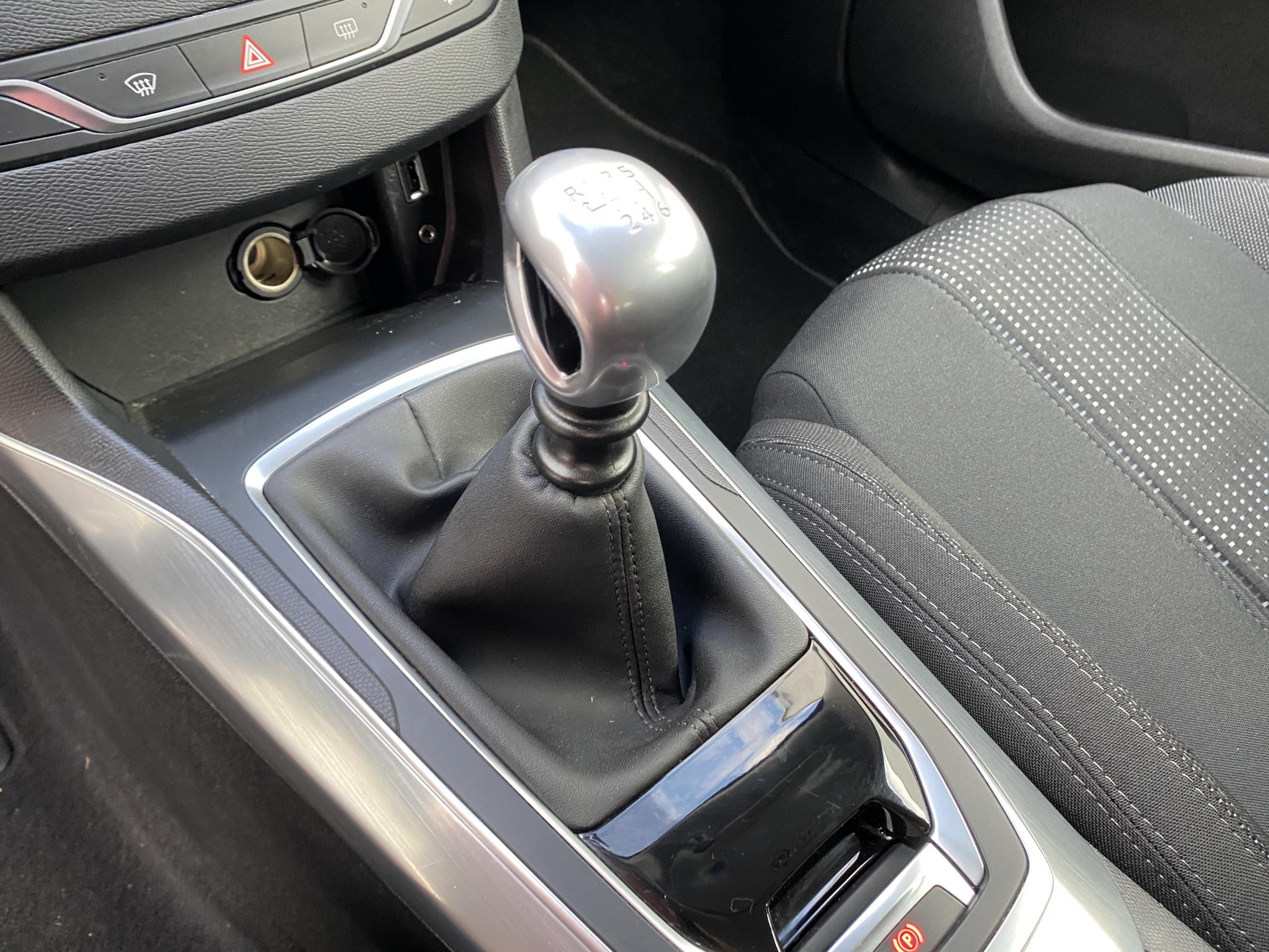 Peugeot 308, 2016 - pohled č. 18