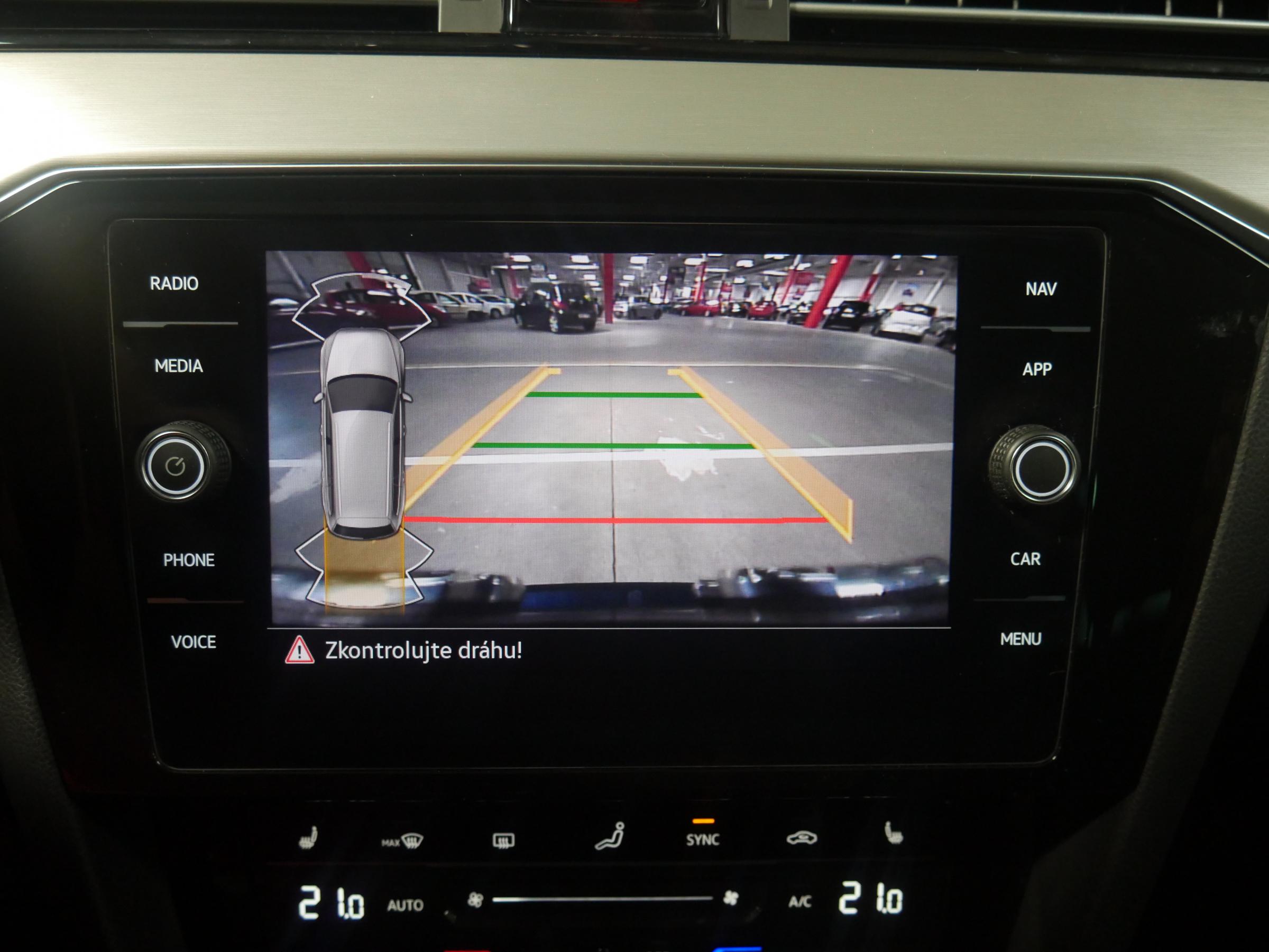 Volkswagen Passat, 2020 - pohled č. 18