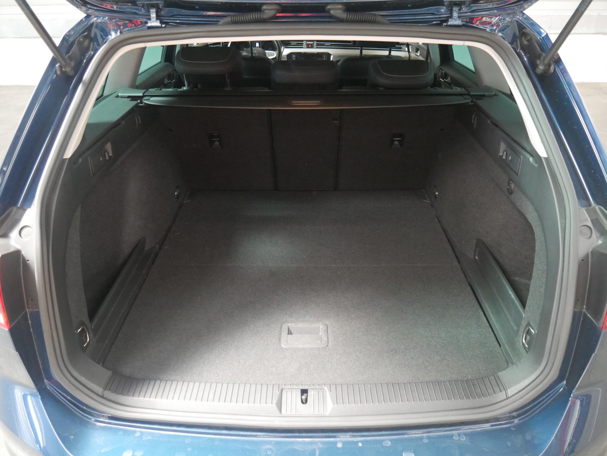 Volkswagen Passat, 2020 - pohled č. 7