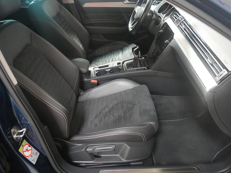 Volkswagen Passat 2.0 TDi Elegance