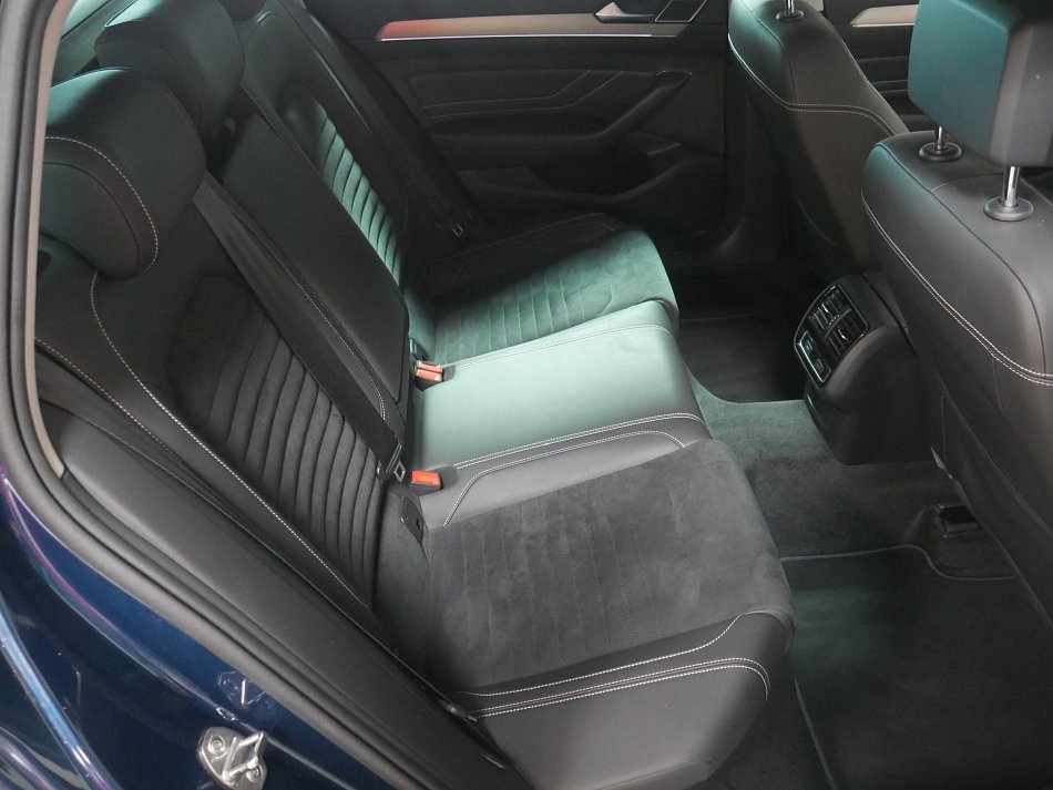 Volkswagen Passat 2.0 TDi Elegance