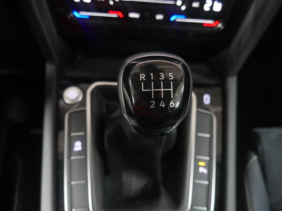 Volkswagen Passat 2.0 TDi Elegance