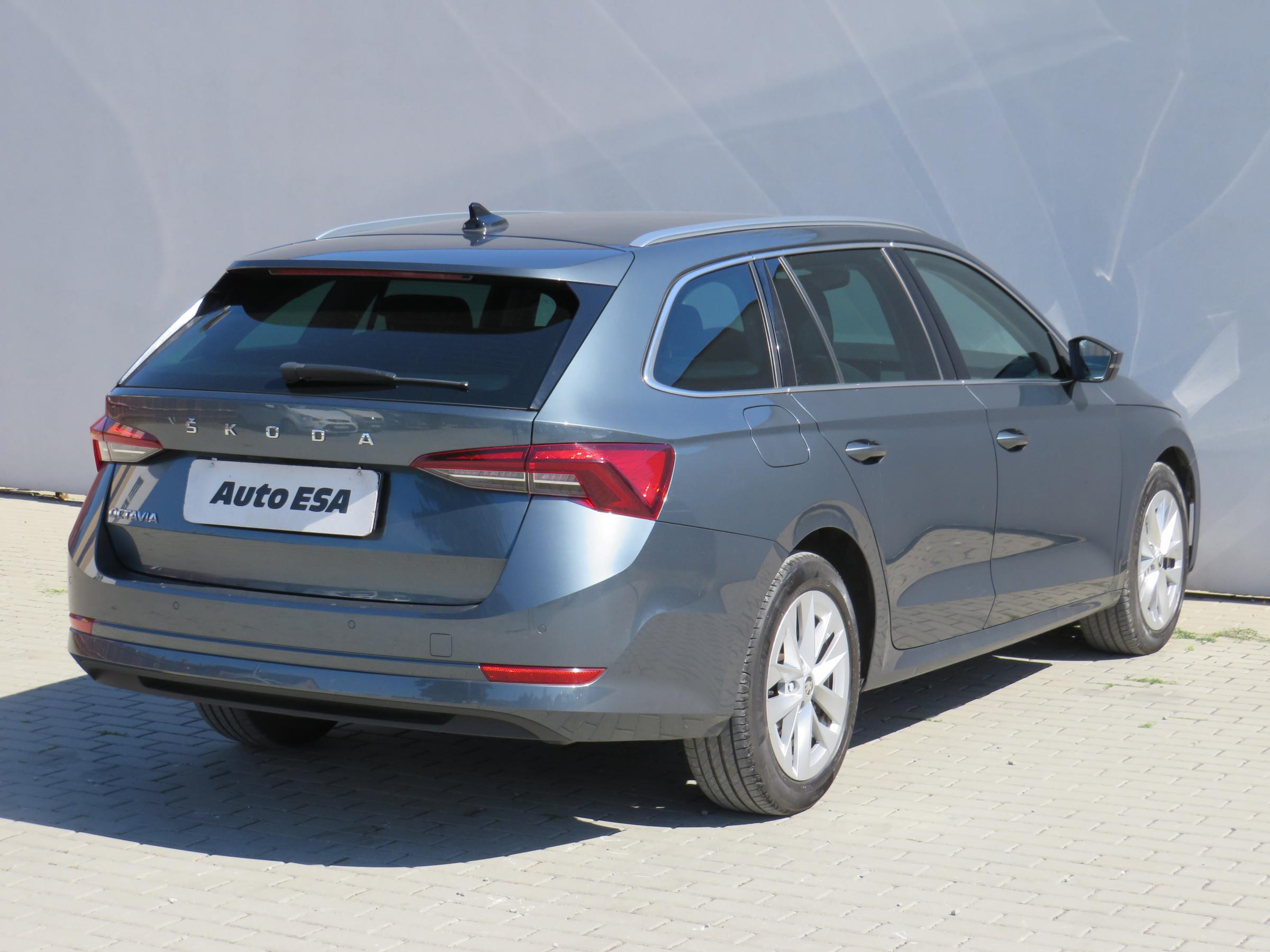 Škoda Octavia IV, 2021 - pohled č. 4