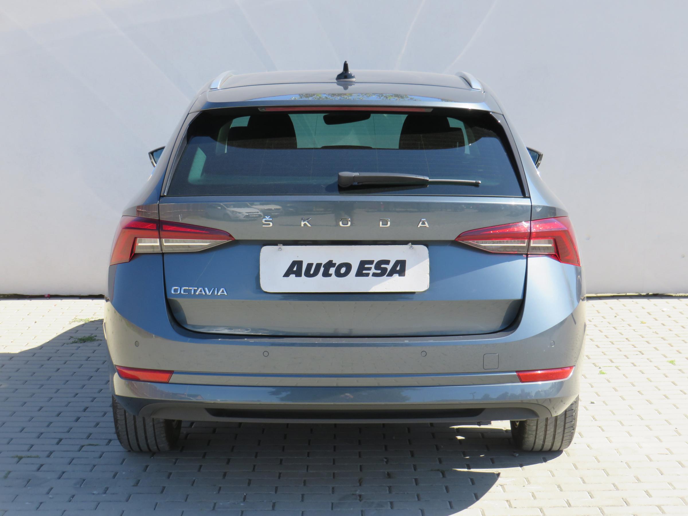 Škoda Octavia IV, 2021 - pohled č. 5