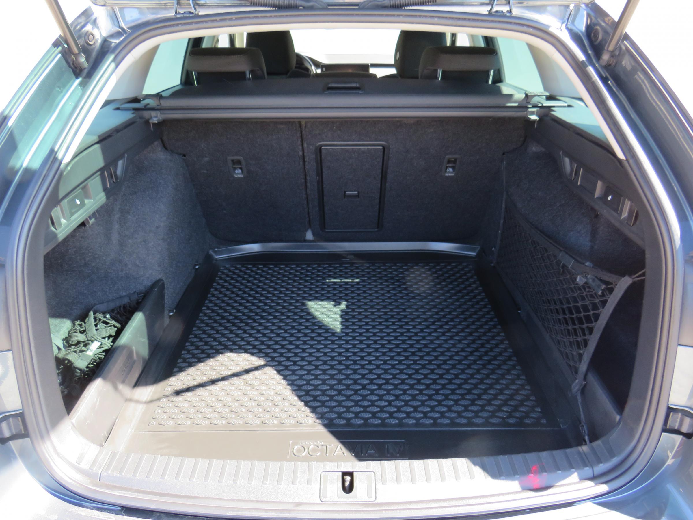 Škoda Octavia IV, 2021 - pohled č. 7