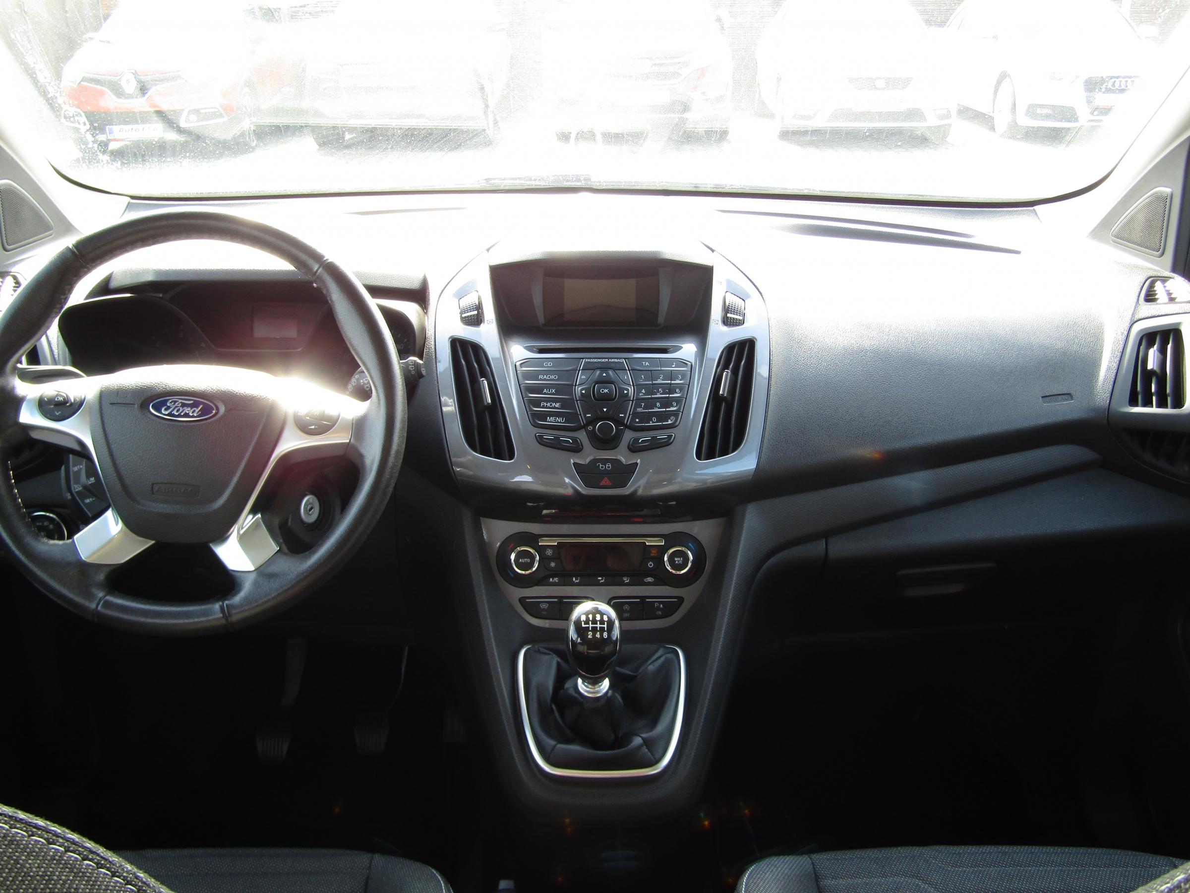 Ford Tourneo Connect, 2017 - pohled č. 8