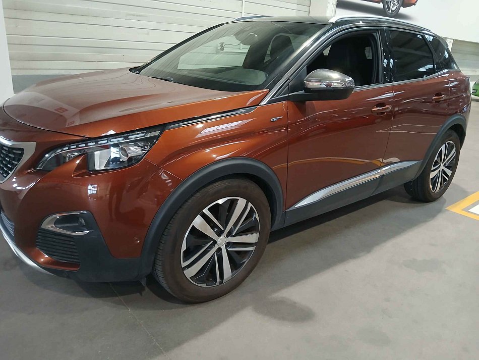 Peugeot 3008 2.0. 