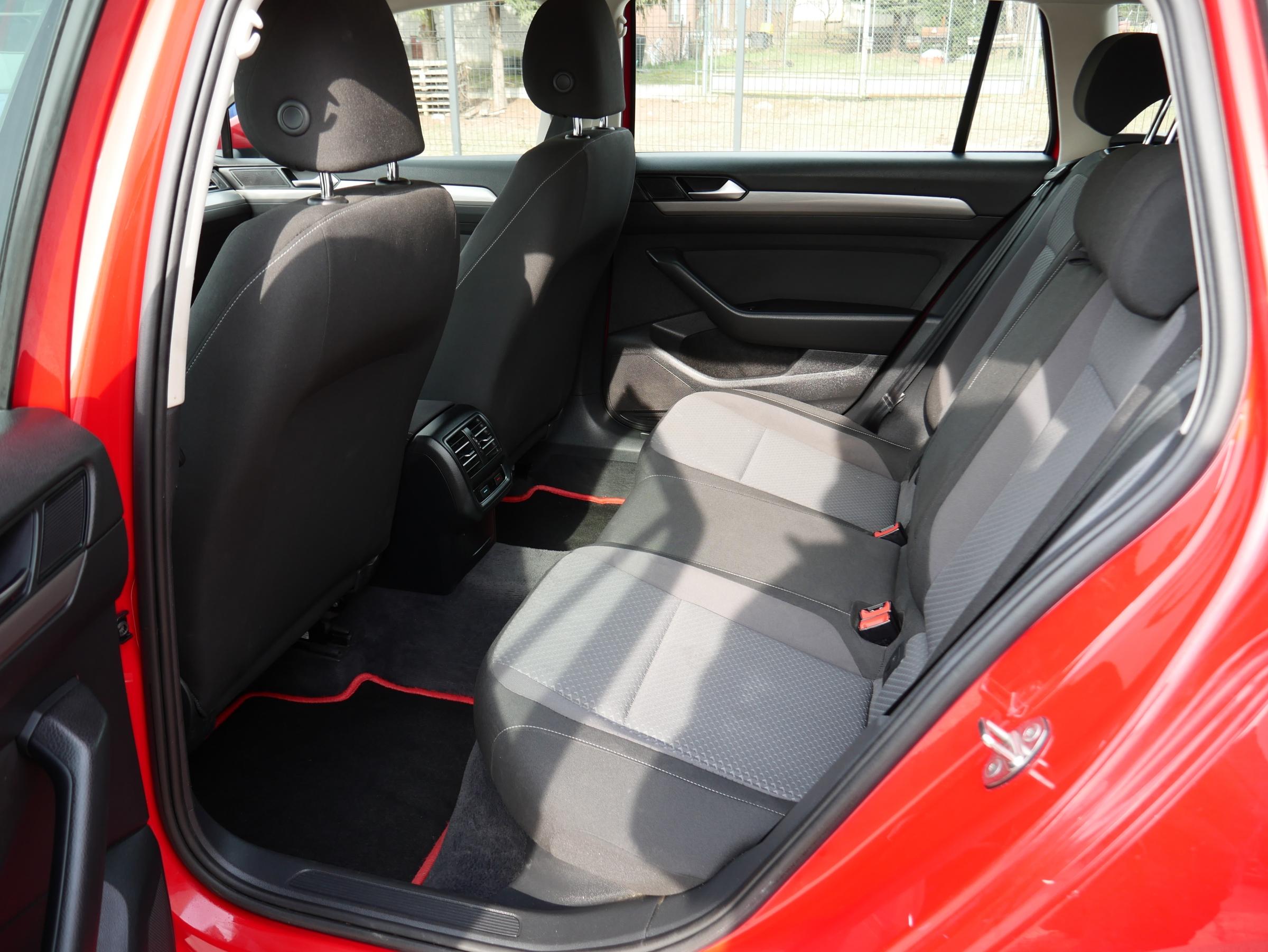 Volkswagen Passat, 2015 - pohled č. 10