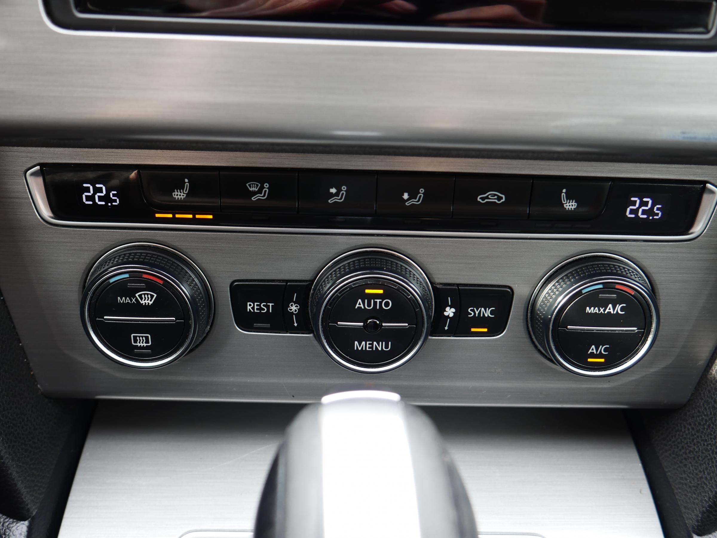 Volkswagen Passat, 2015 - pohled č. 14