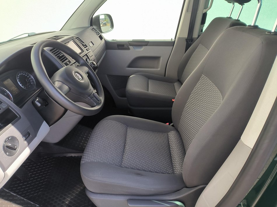 Volkswagen Caravelle 2.0TDi  8míst