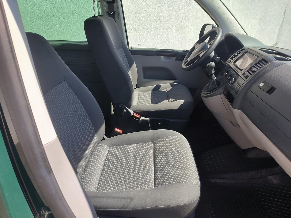 Volkswagen Caravelle 2.0TDi  8míst