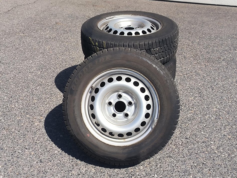 Volkswagen Caravelle 2.0TDi  8míst