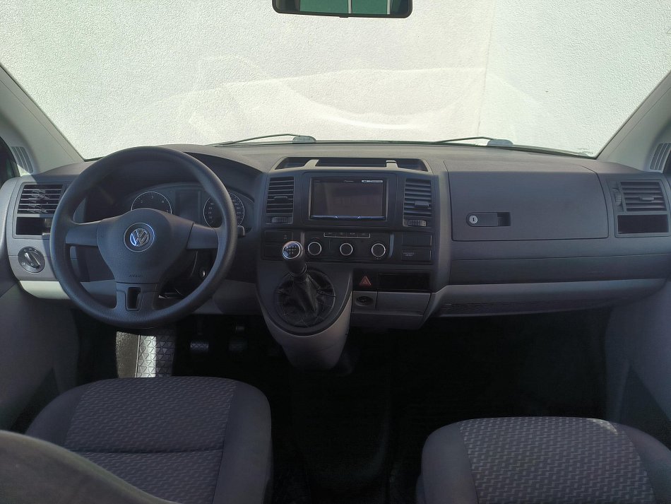 Volkswagen Caravelle 2.0TDi  8míst