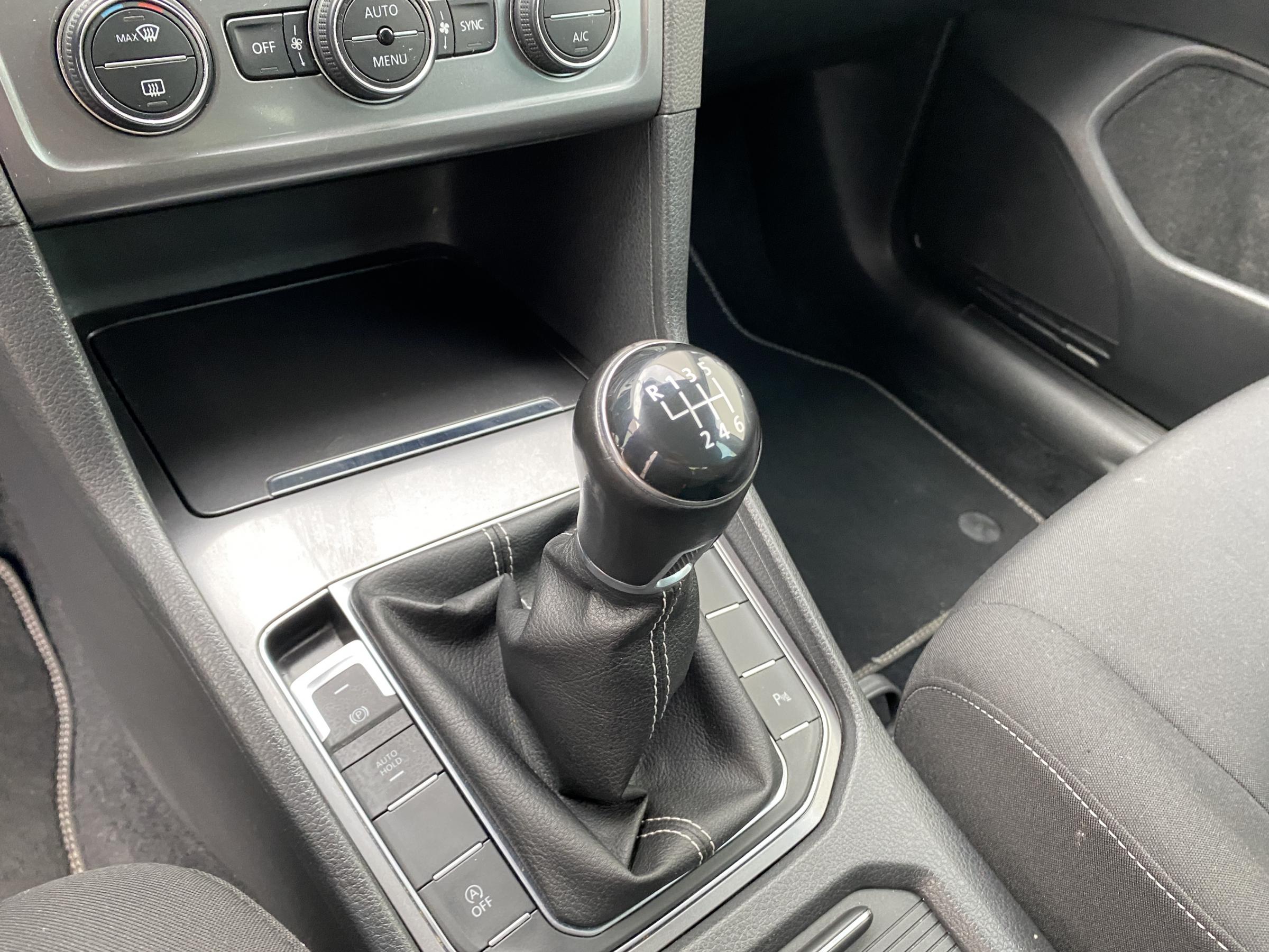 Volkswagen Sportsvan, 2015 - pohled č. 16