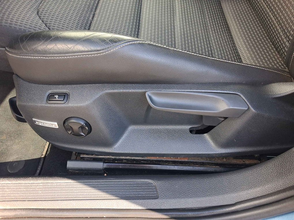 Volkswagen Golf 2.0 TDi 