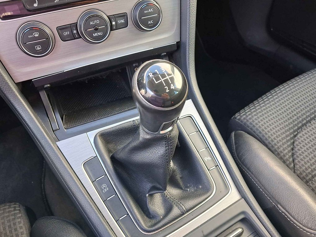 Volkswagen Golf 2.0 TDi 