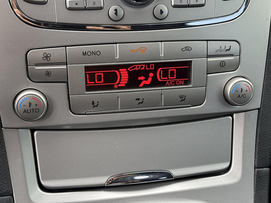 Ford Galaxy 2.0 TDCi Ghia