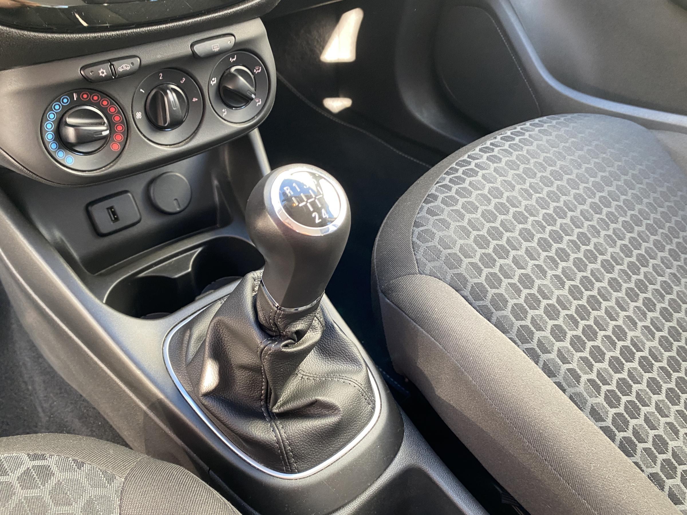 Opel Corsa, 2016 - pohled č. 16