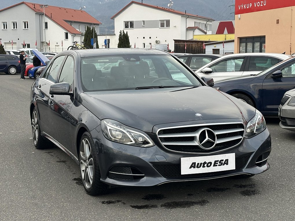 Mercedes-Benz Třída E 2.2CDi 