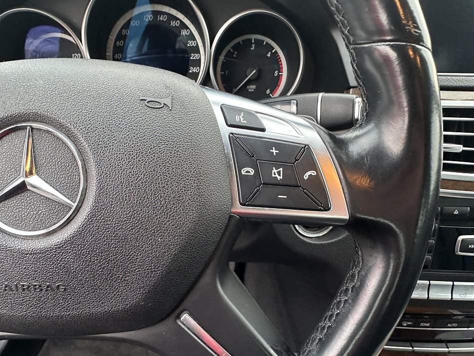 Mercedes-Benz Třída E 2.2CDi 