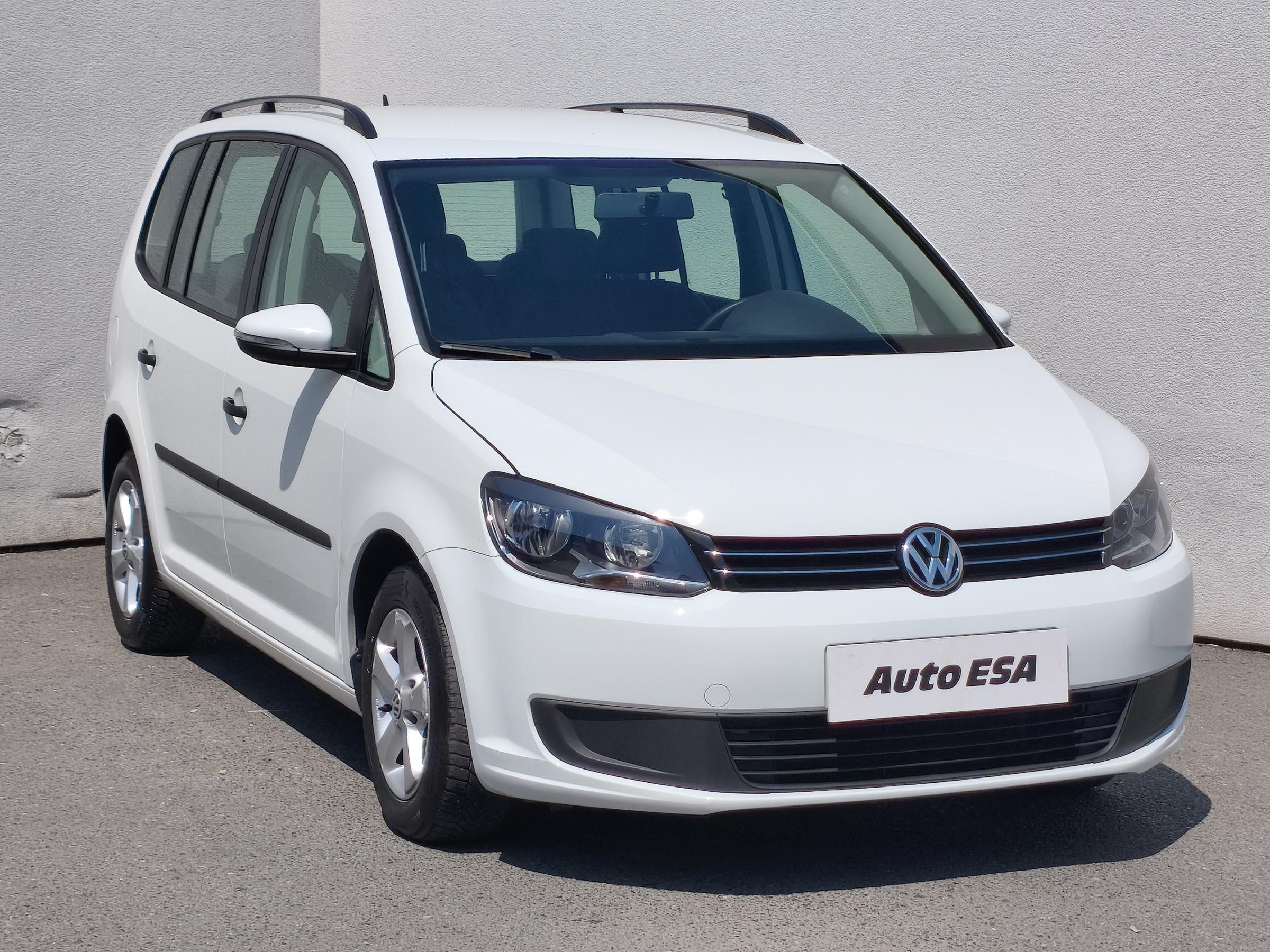 Volkswagen Touran, 2015 - celkový pohled