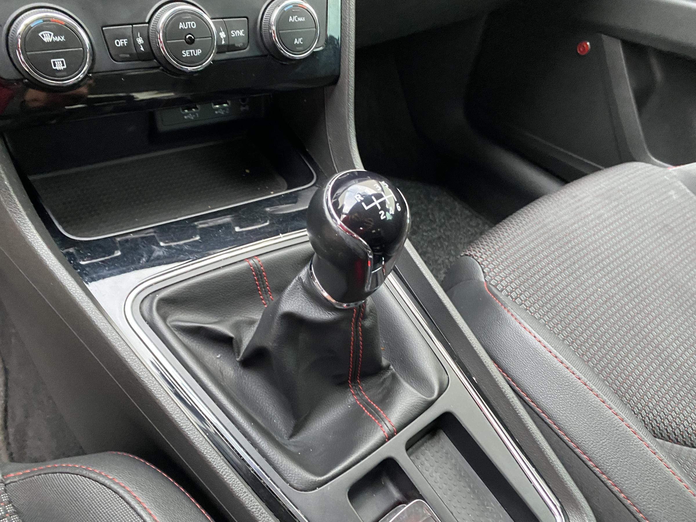 Seat Leon, 2018 - pohled č. 16