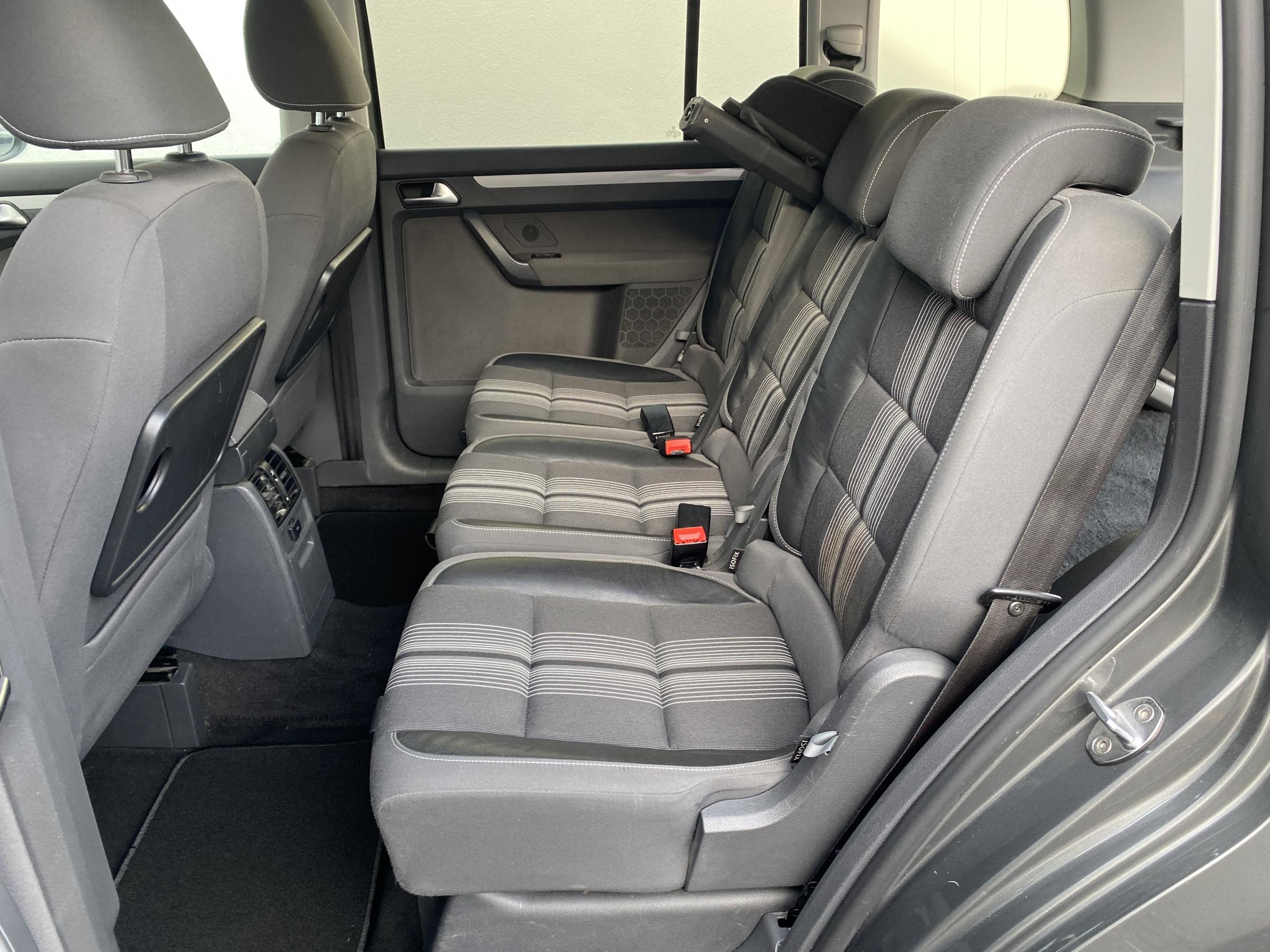 Volkswagen Touran, 2012 - pohled č. 10