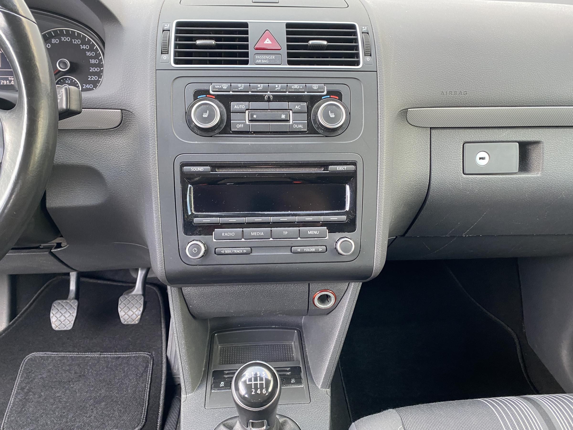 Volkswagen Touran, 2012 - pohled č. 12