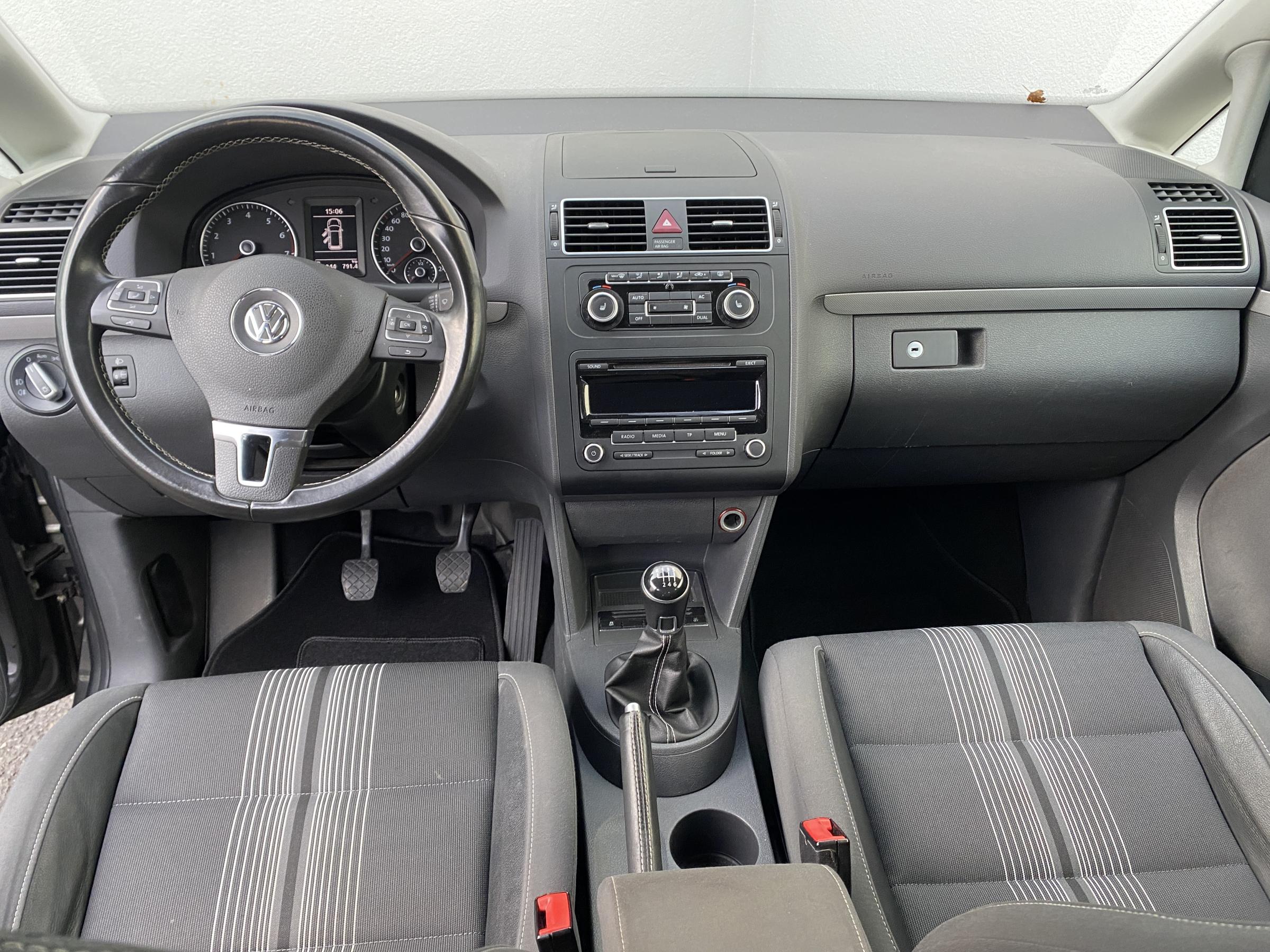 Volkswagen Touran, 2012 - pohled č. 8
