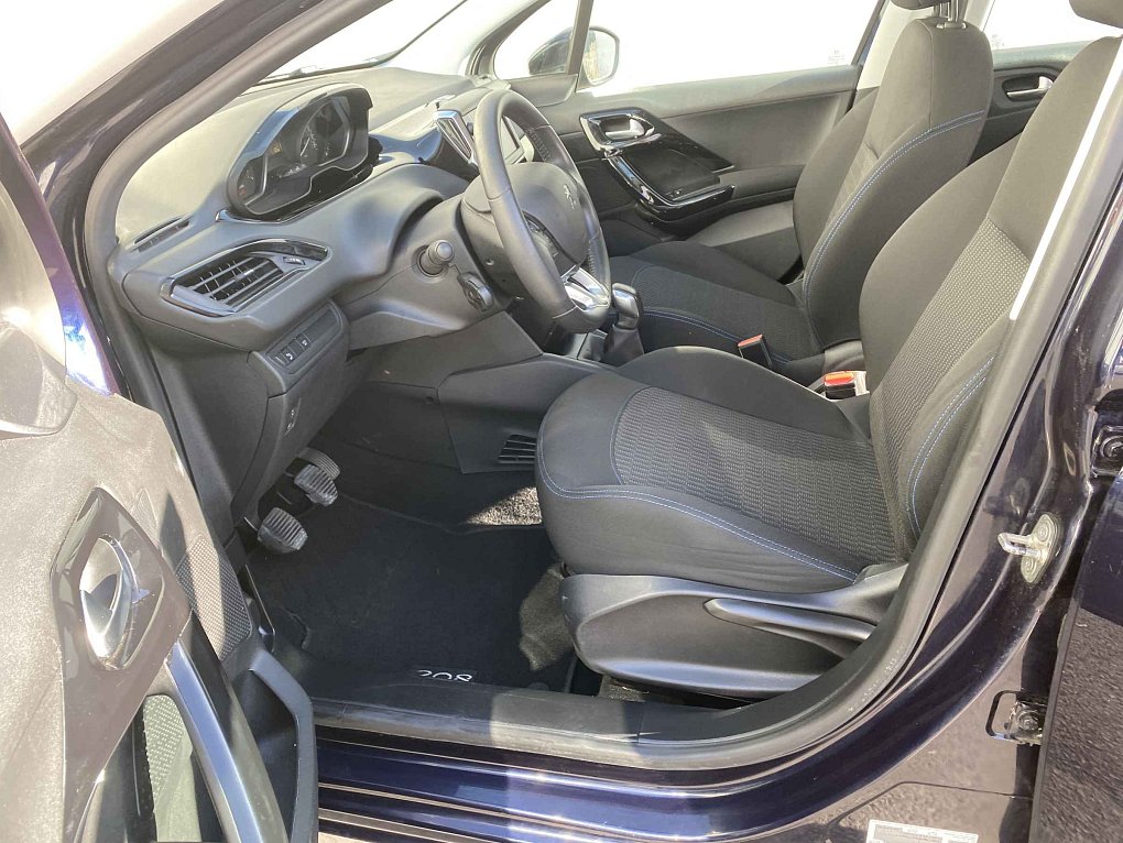Peugeot 208 1.2 PT Signature