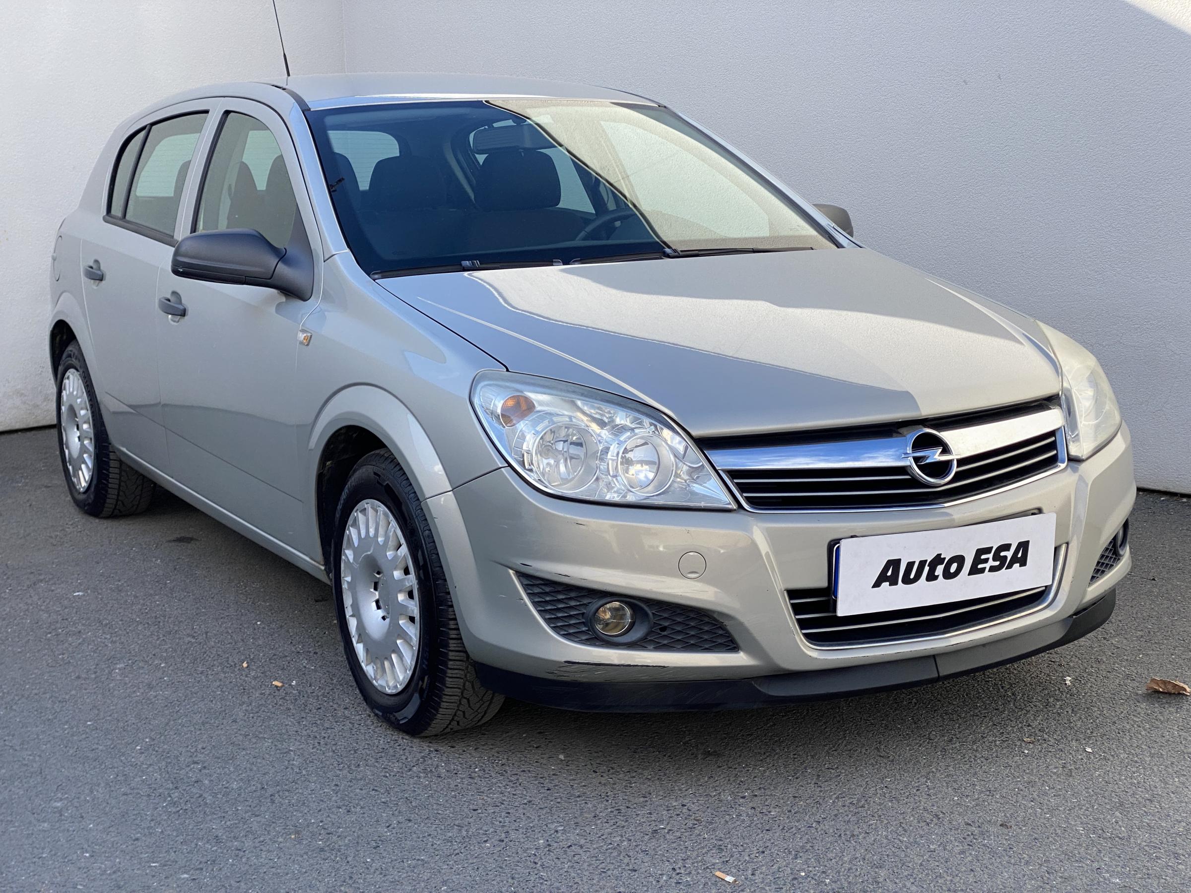 Opel Astra, 2007 - celkový pohled