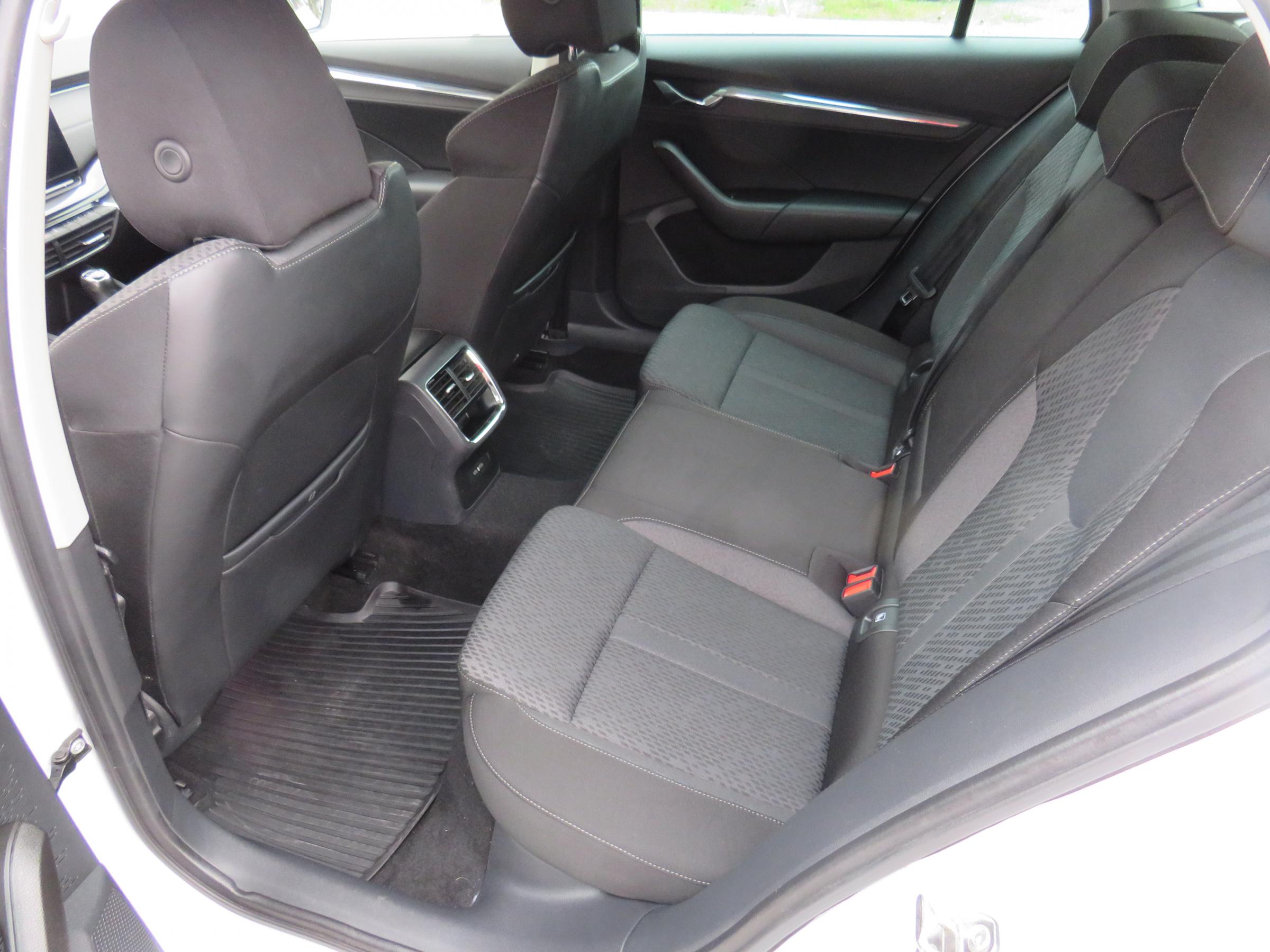 Škoda Octavia IV, 2020 - pohled č. 10