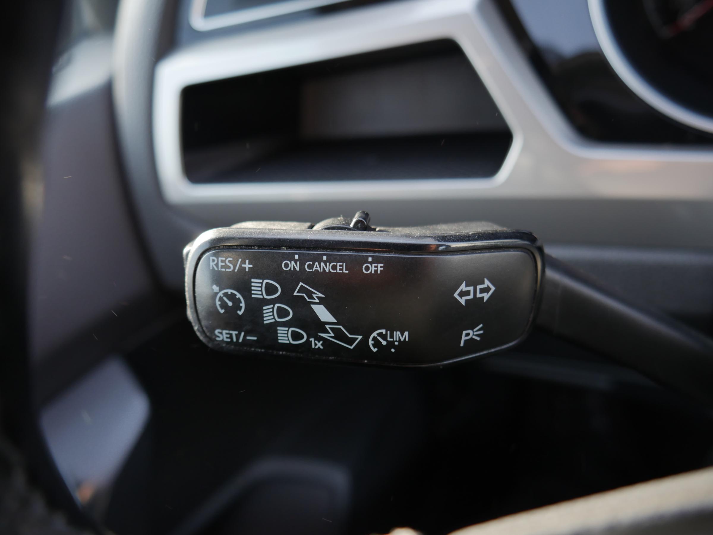 Volkswagen Touran, 2017 - pohled č. 12