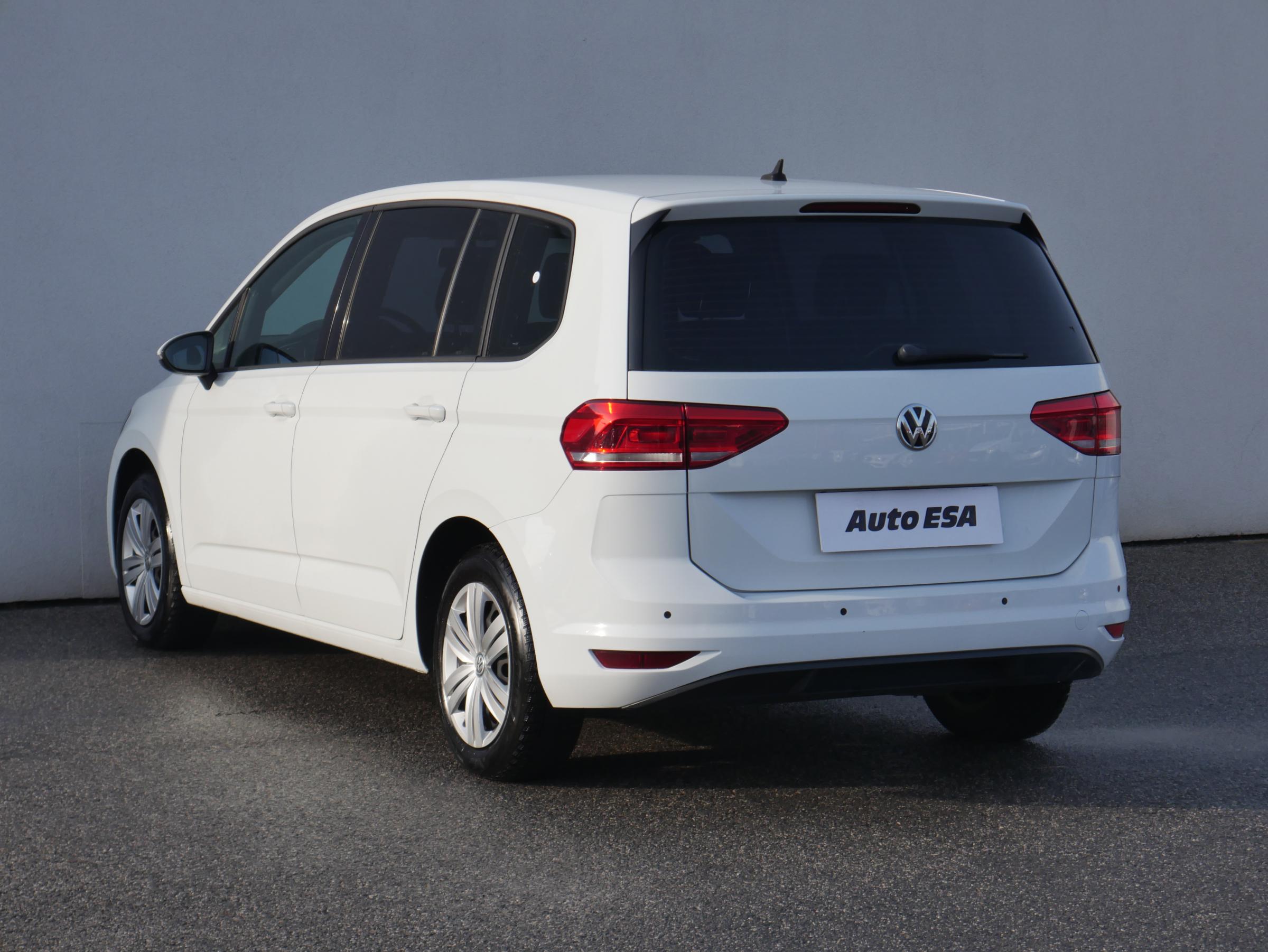 Volkswagen Touran, 2017 - pohled č. 6