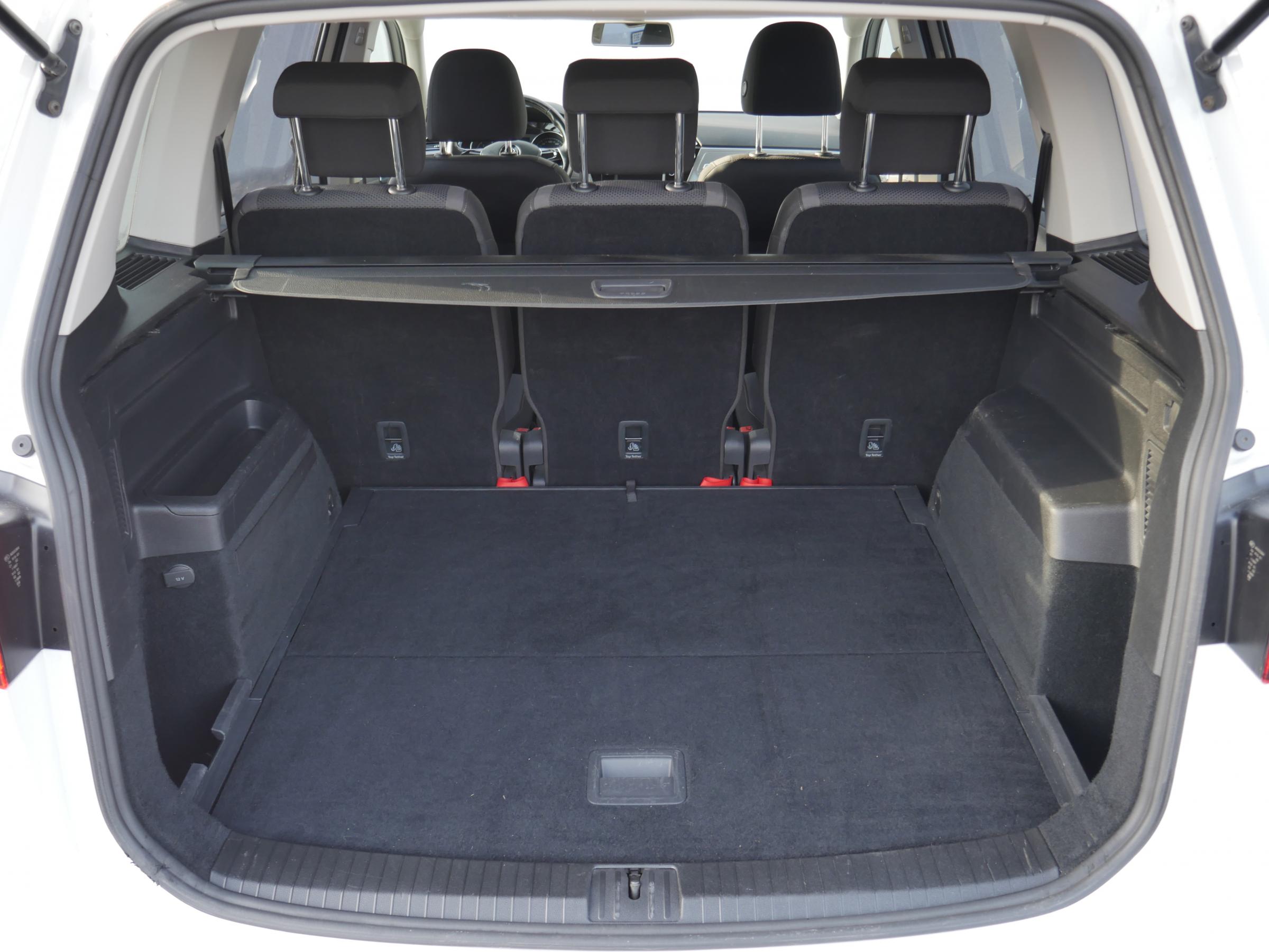 Volkswagen Touran, 2017 - pohled č. 7