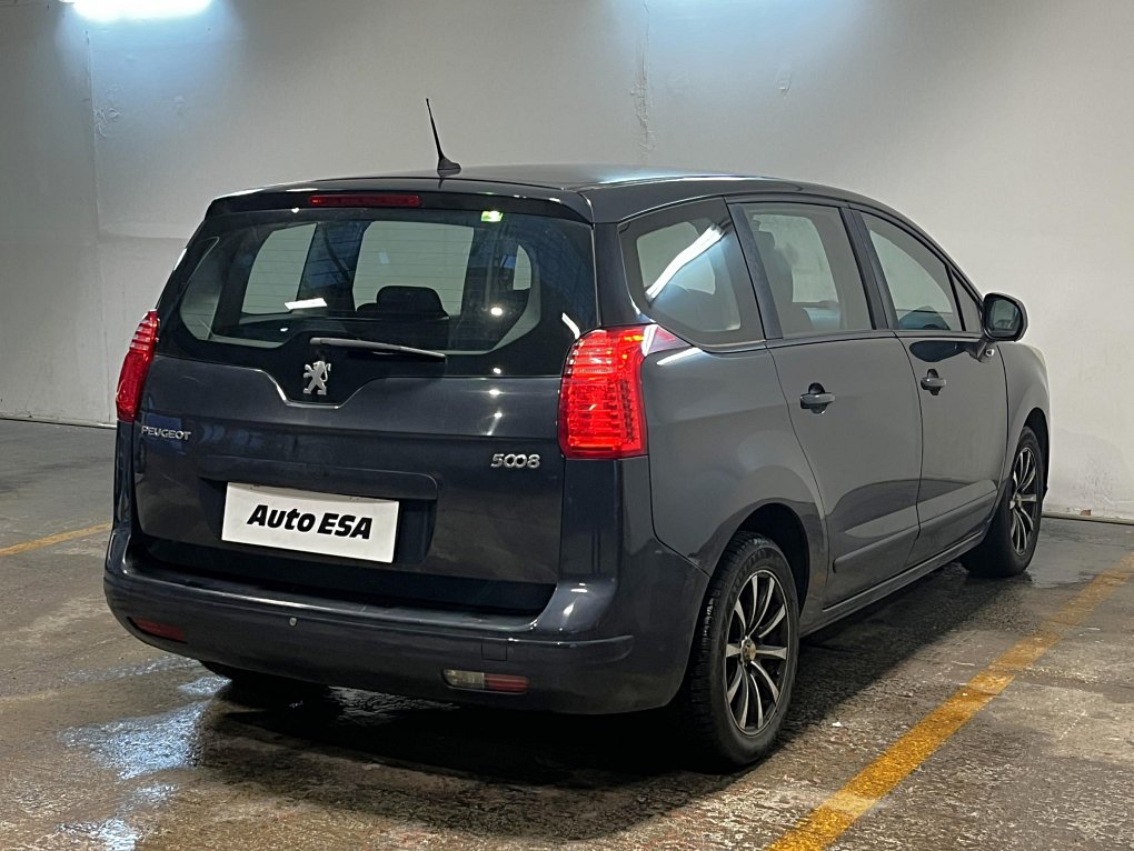 Peugeot 5008 1.6i 