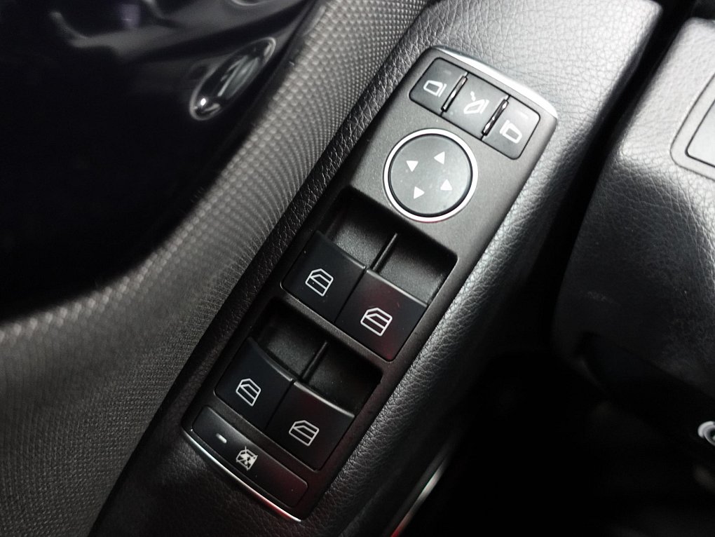 Mercedes-Benz Třída C 2.2 CDi  C180