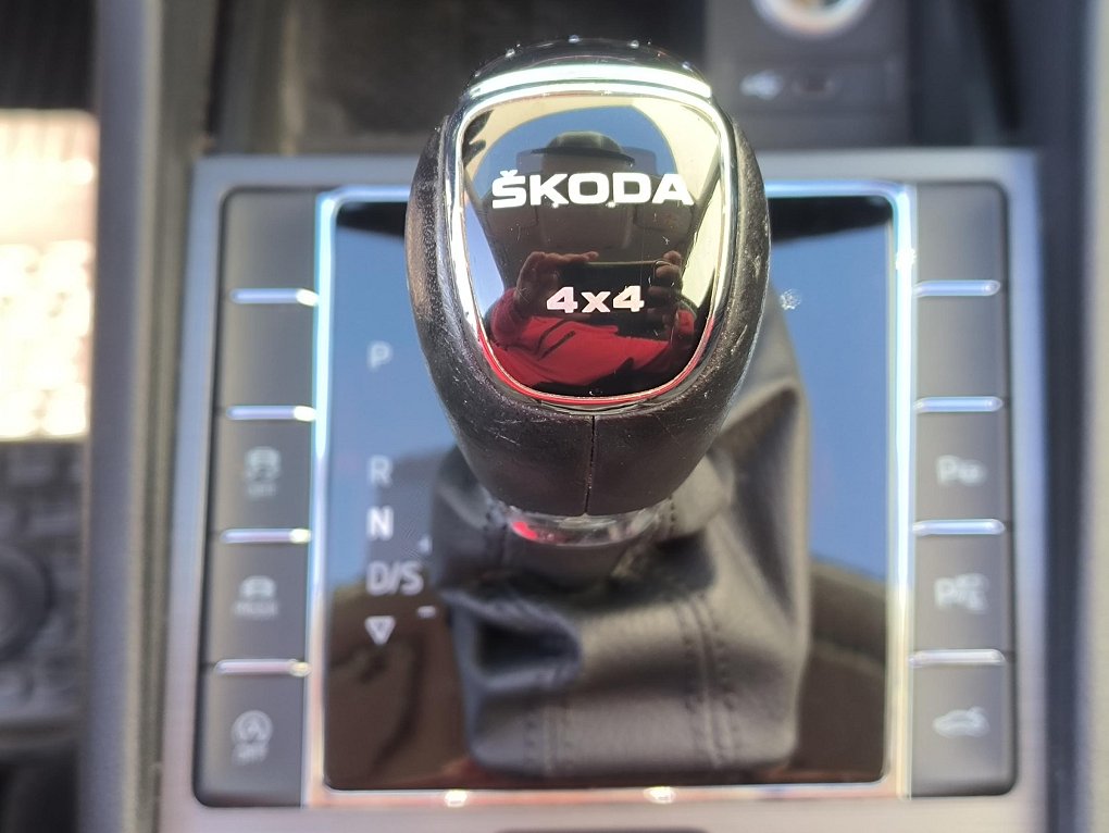 Škoda Superb III 2.0 TSi Scout 4x4