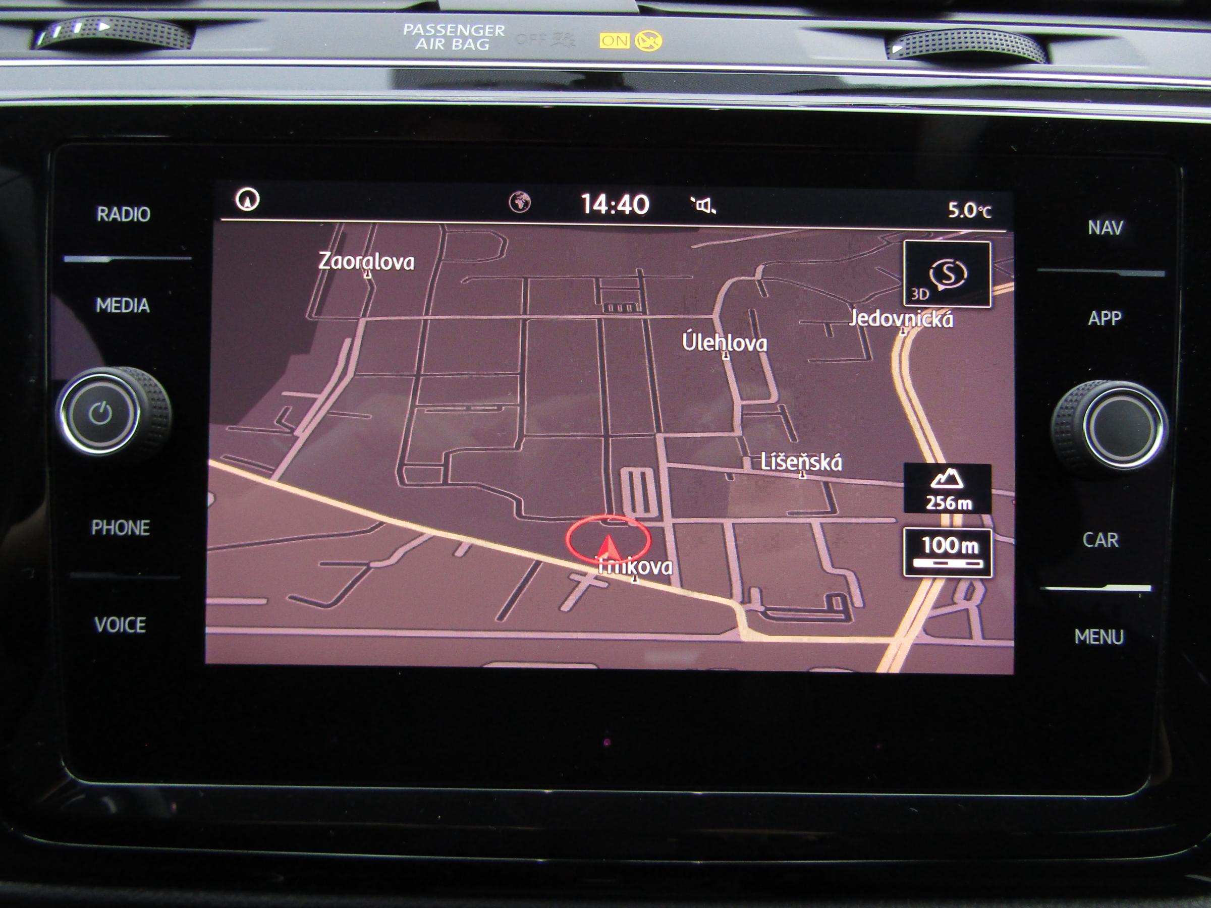 Volkswagen Touran, 2018 - pohled č. 15