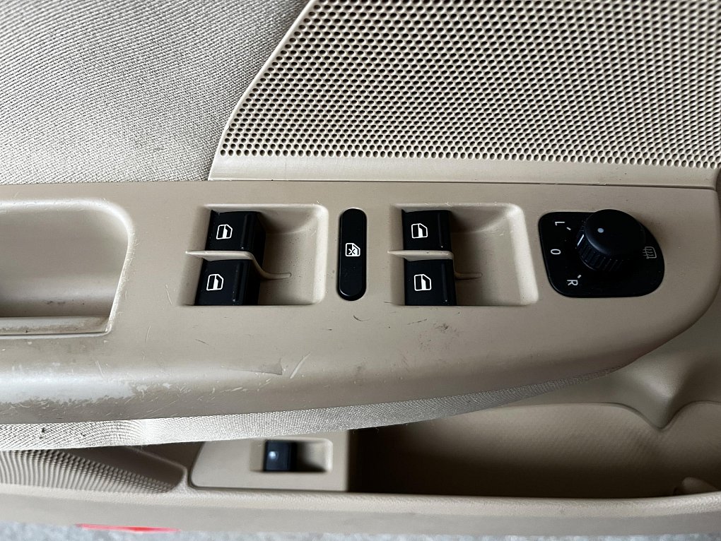 Volkswagen Jetta 1.6 i 