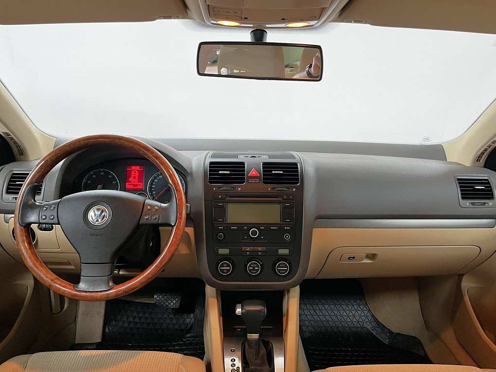 Volkswagen Jetta 1.6 i 