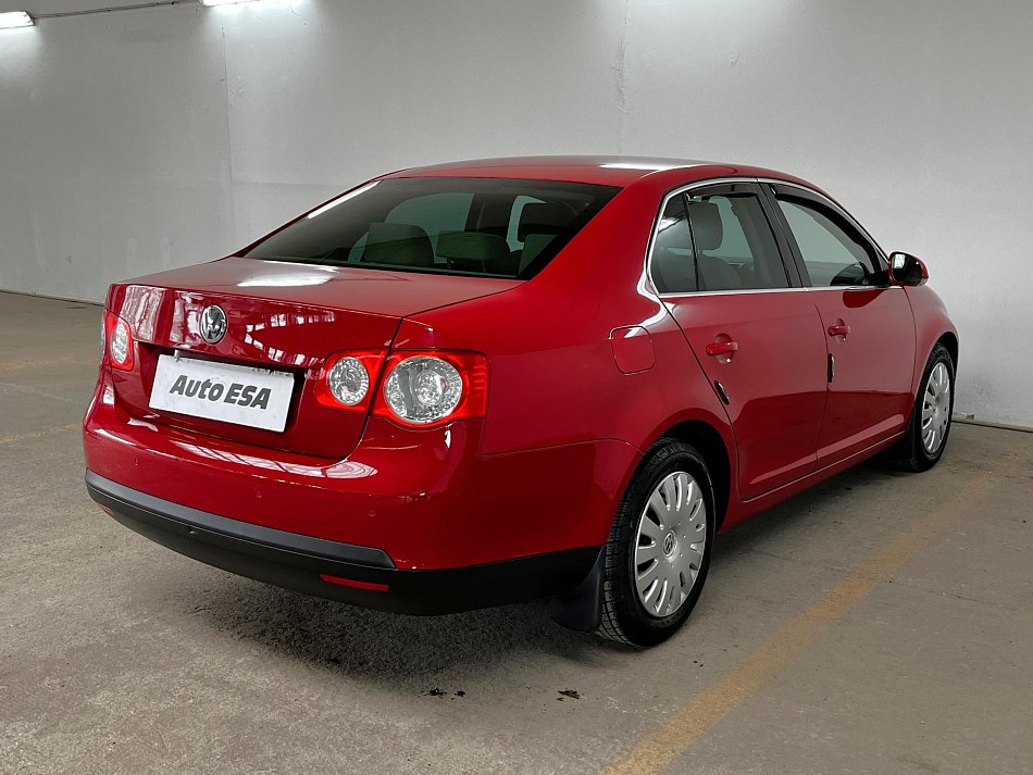 Volkswagen Jetta 1.6 i 