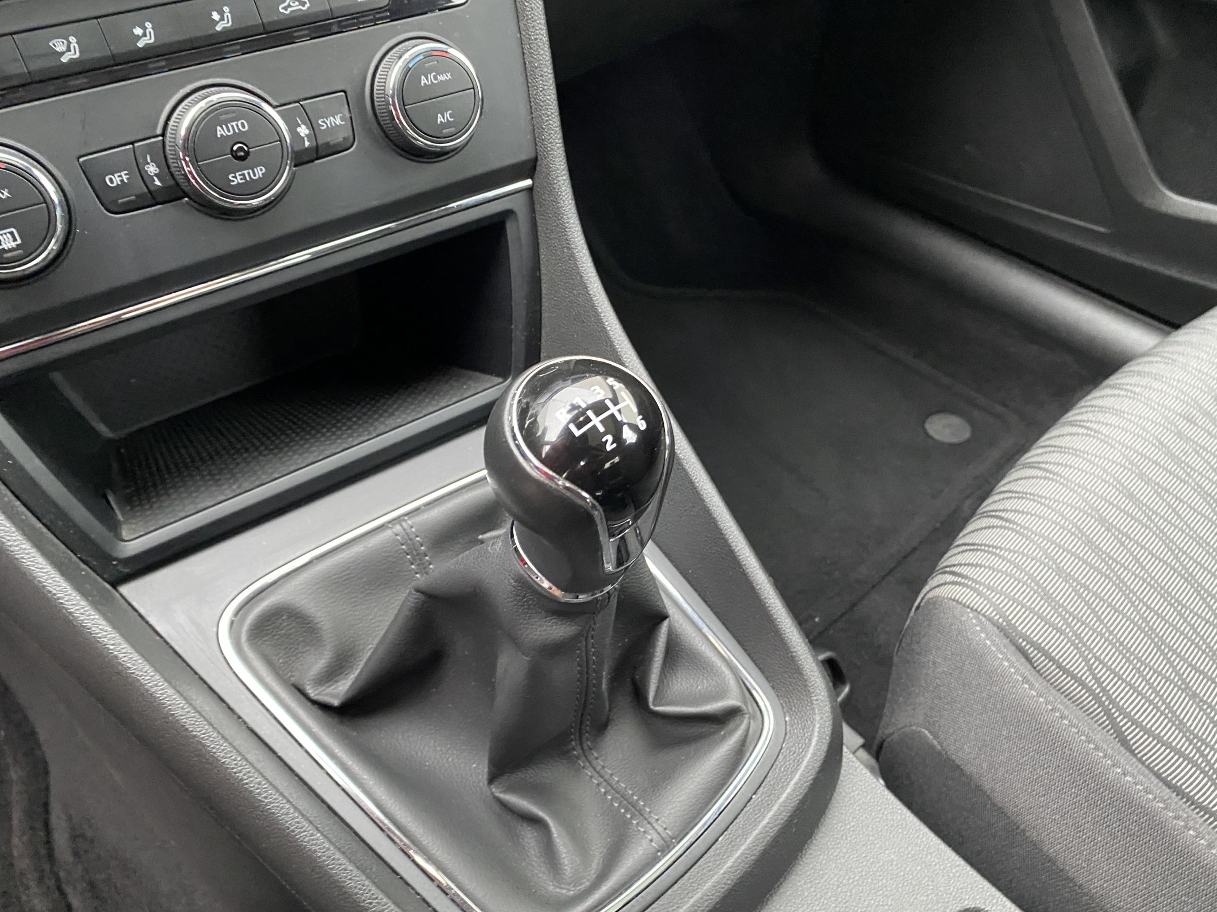 Seat Leon, 2014 - pohled č. 16