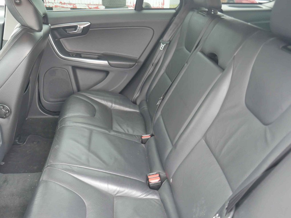 Volvo V60 2.0D 