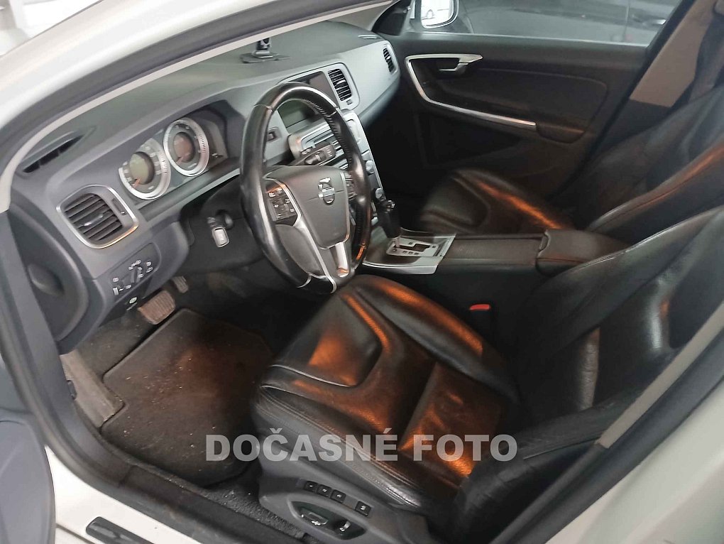 Volvo V60 2.0D 