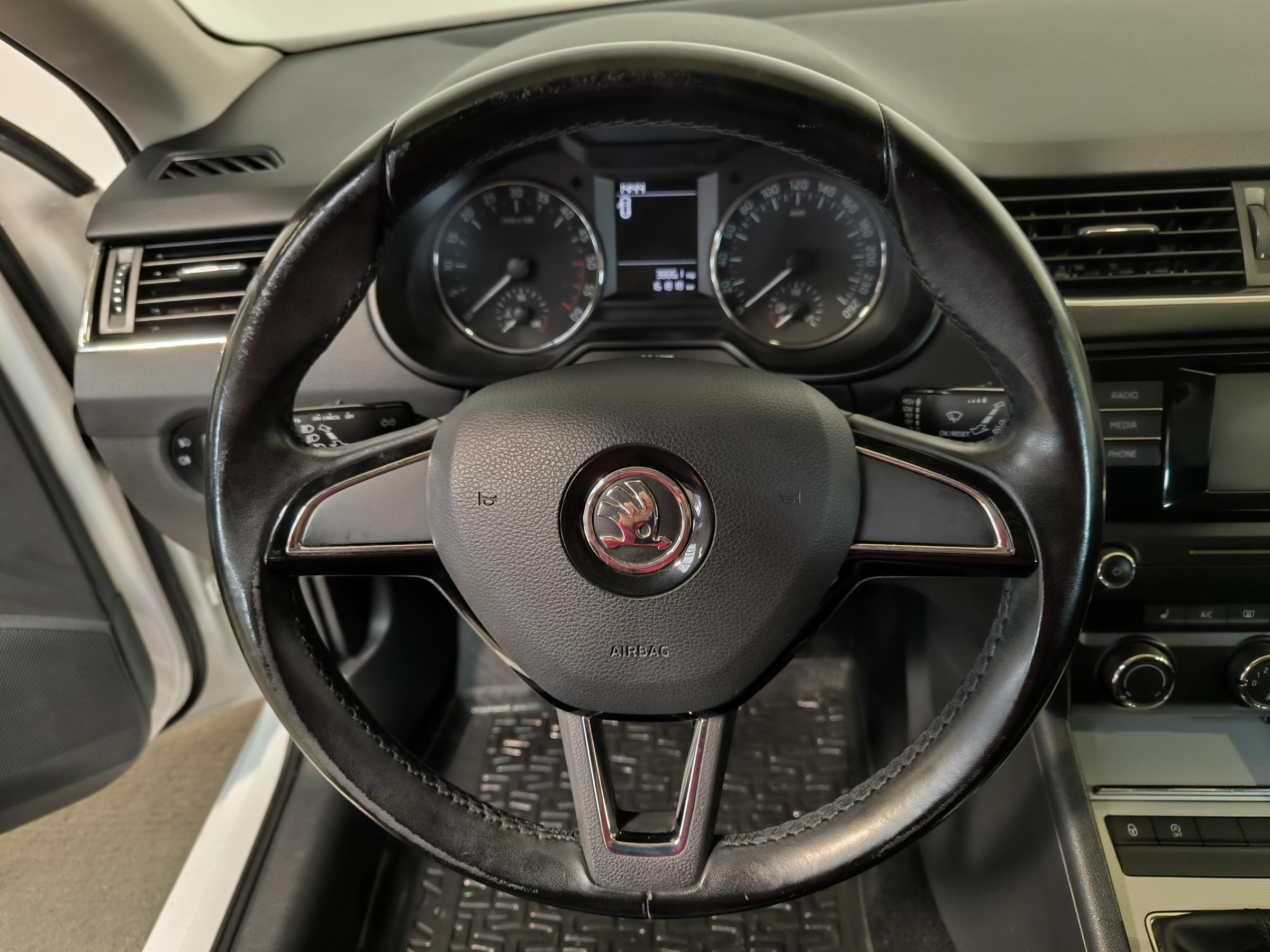 Škoda Octavia III, 2016 - pohled č. 13