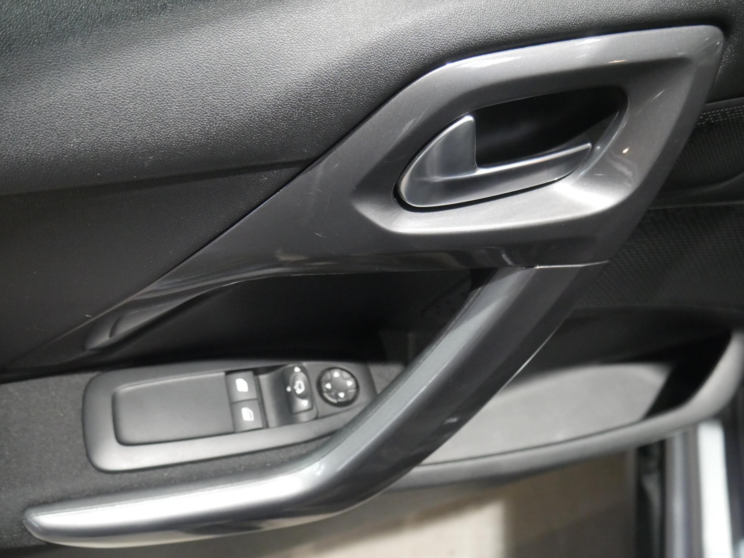 Peugeot 2008, 2018 - pohled č. 11