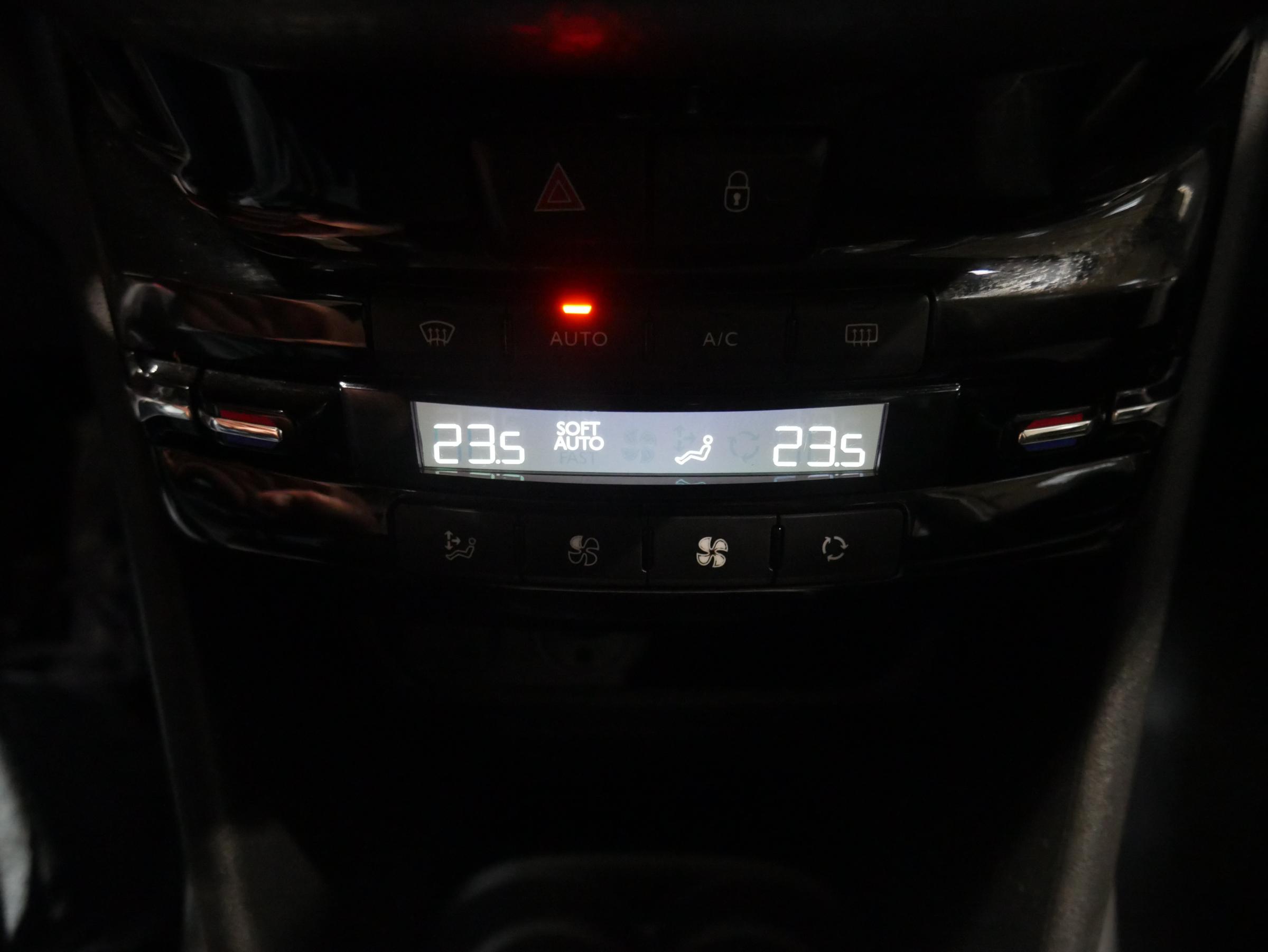 Peugeot 2008, 2018 - pohled č. 16