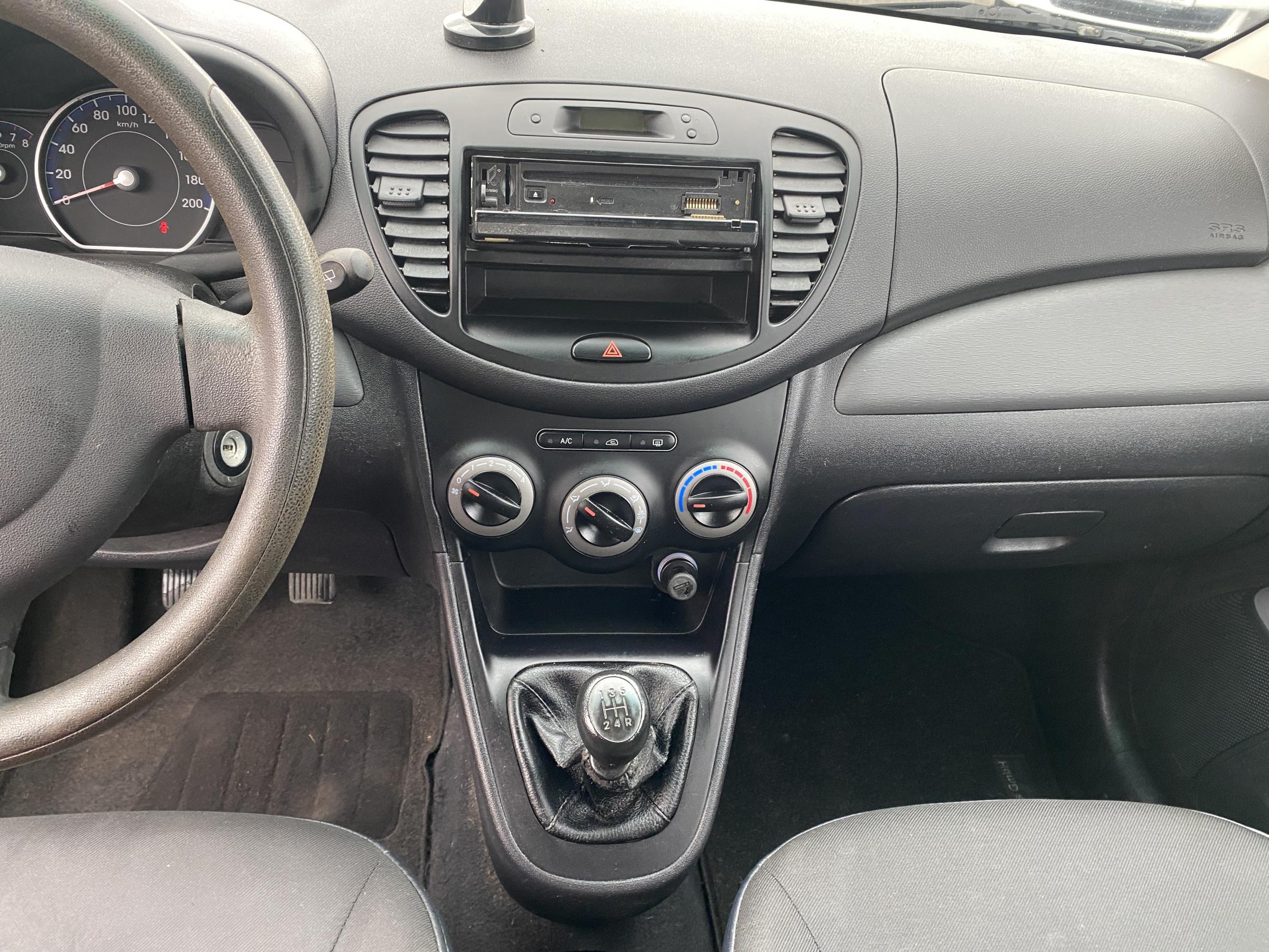 Hyundai i10, 2013 - pohled č. 12